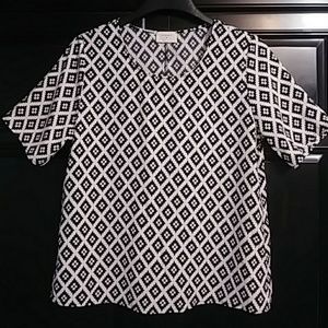 ❇Everly white and black geometric print top